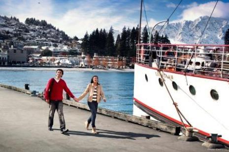 Emerging markets Indian couple image by Fraser Clements thanks to images.newzealand.com